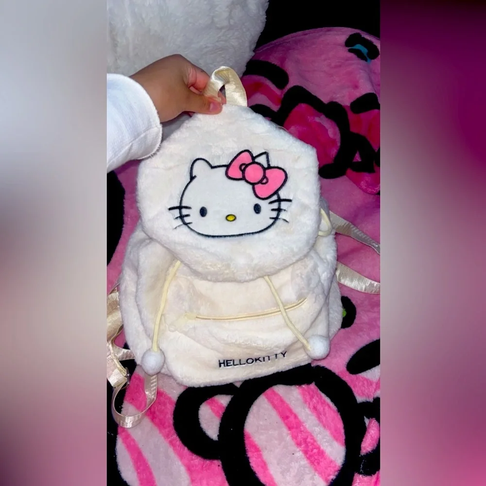 Hello Kitty BackPack - Picture 1 of 4